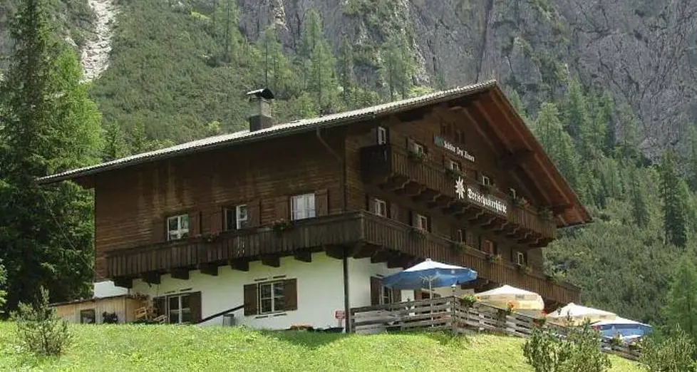 Il Cai scende in campo per il rifugio Tre Scarperi