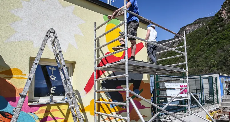 Terlano, giovanissimi a «lezione» di graffiti
