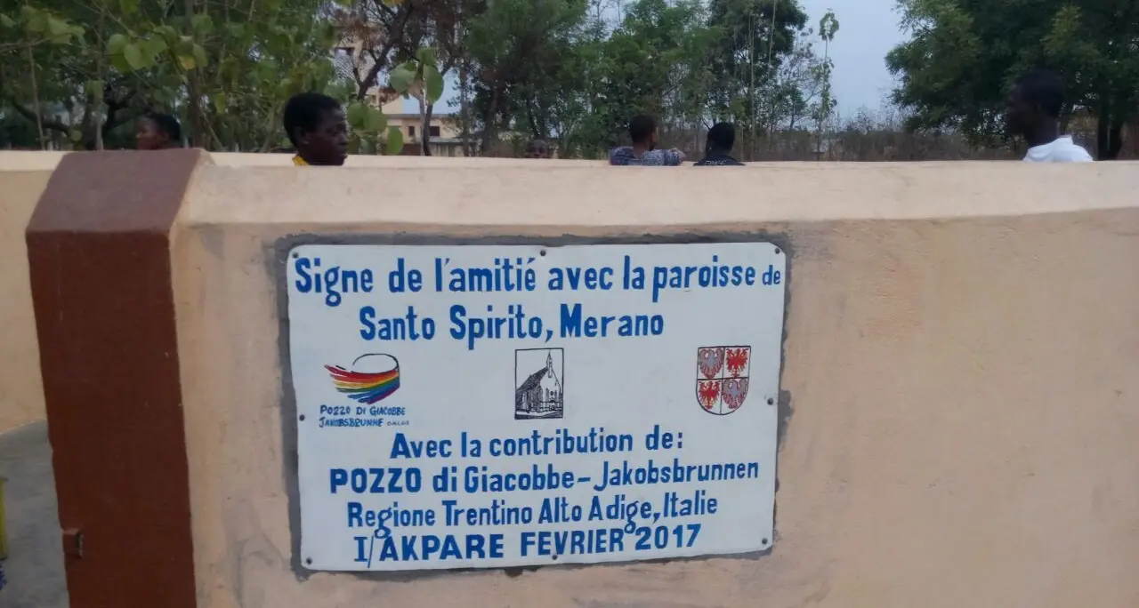 Due accessi all'acqua in Togo grazie al Pozzo di Giacobbe