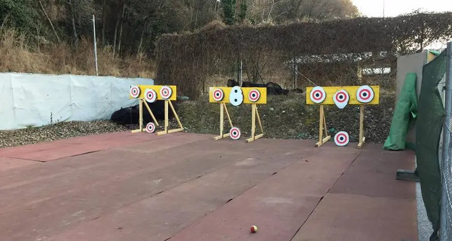Un campo per il lancio di coltelli
