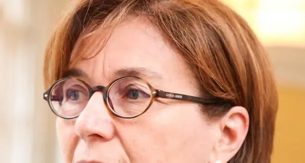 Molesta 2 volontarie alla festa di Pasqua
