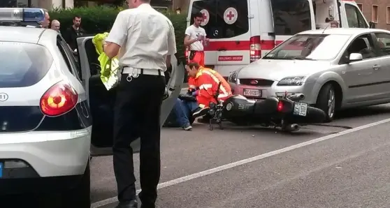 Bolzano, auto contro moto in via Milano
