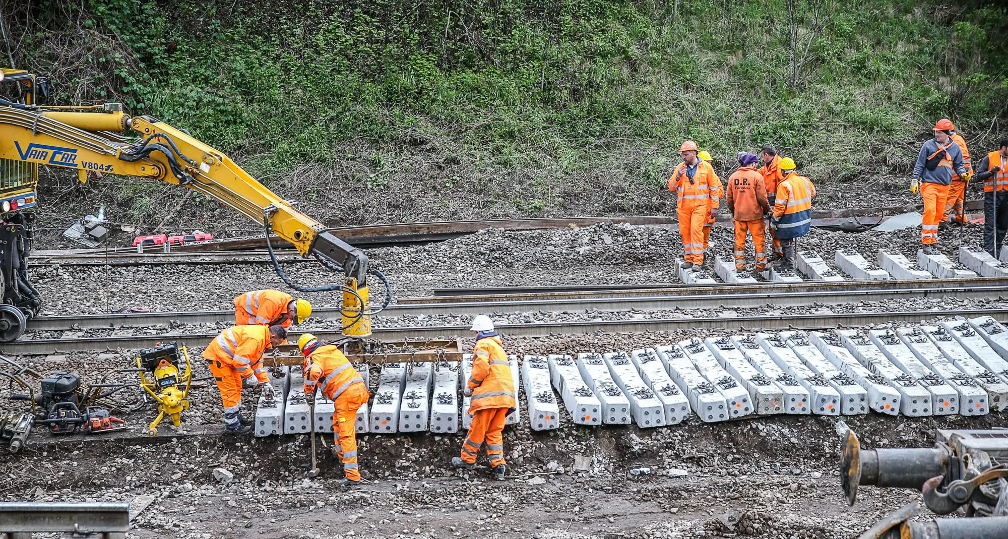 Riaperta la linea ferroviaria del Brennero: rimossi i mezzi coinvolti nel tragico incidente in cui hanno perso la vita due operai