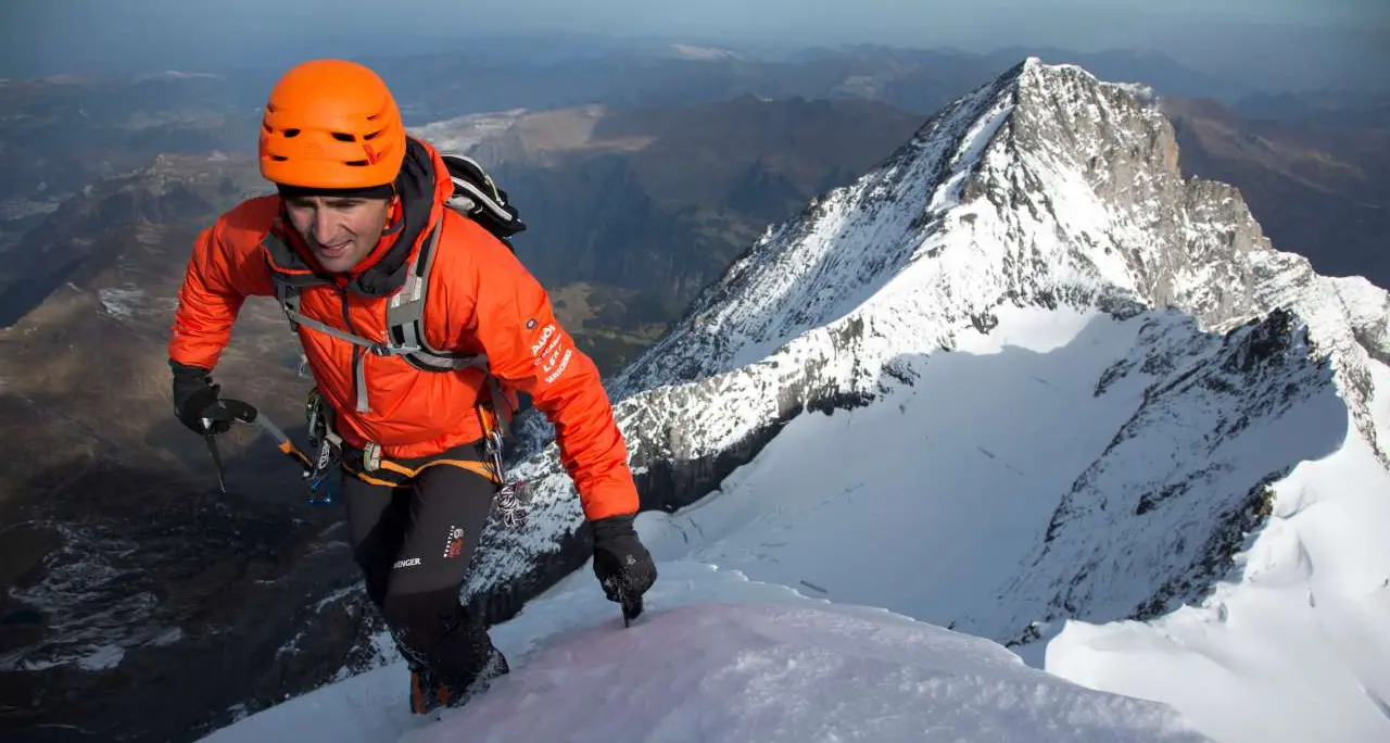 Nepal, muore l'alpinista svizzero Ueli Steck
