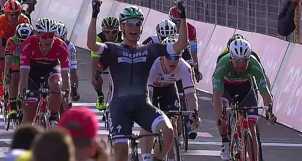 La prima tappa del Giro d'Italia all'austriaco Lukas Poestelberger