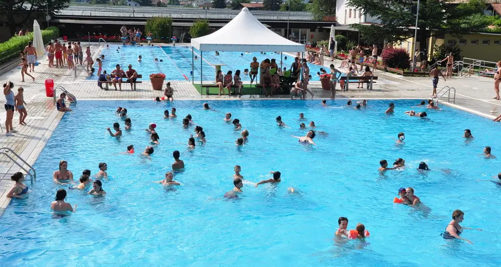 Lido comunale, polemica sull’aumento delle tariffe