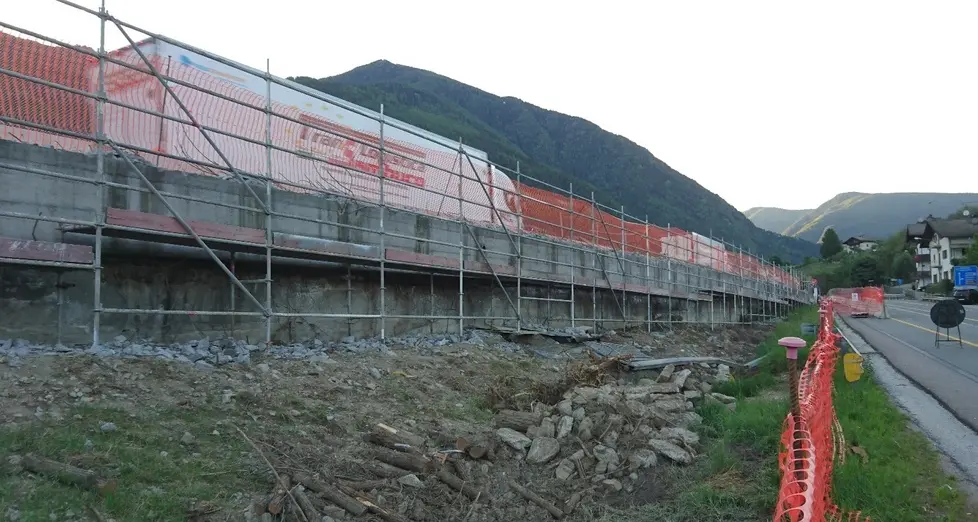 A22, sono iniziati i lavori per le barriere antirumore