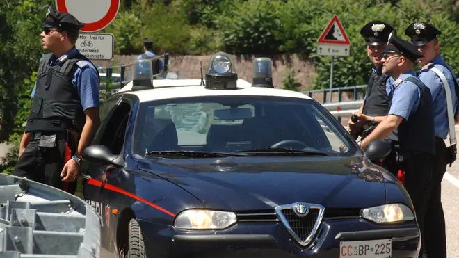 Rapina a colpi di pistola a Soprabolzano: bottino di 15 mila euro