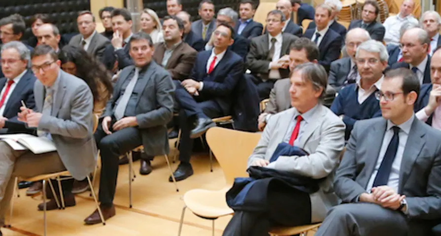 Dirigenti, gli stipendi volano a 240 mila euro