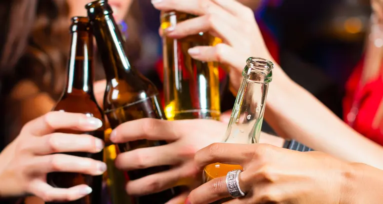 Alcol, mortalità triplicata per chi cerca lo sballo