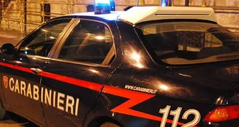 Derubati in casa mentre dormono