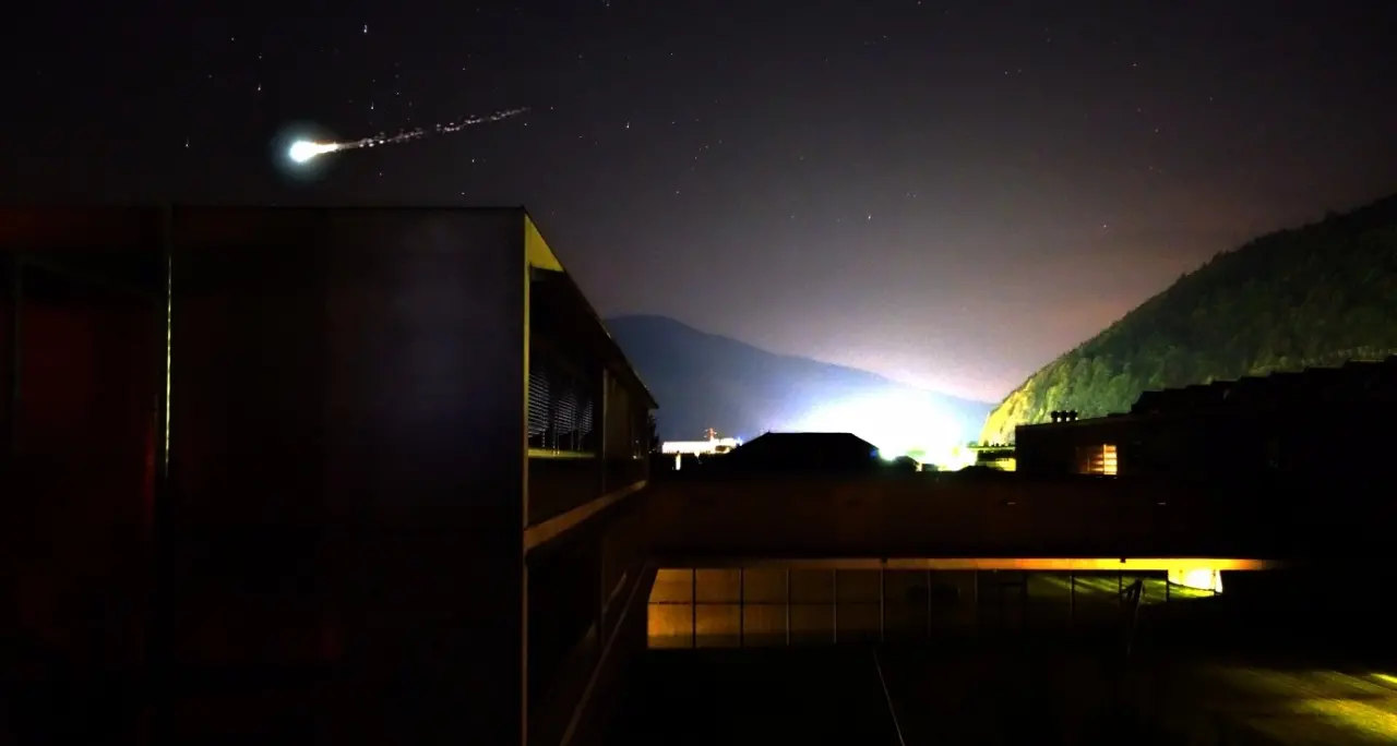 Un meteorite illumina la notte in Alto Adige