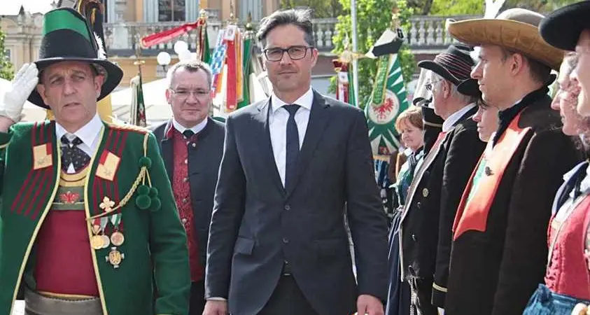 Sgarbo a Mattarella, Arno «rompe» con gli Schützen