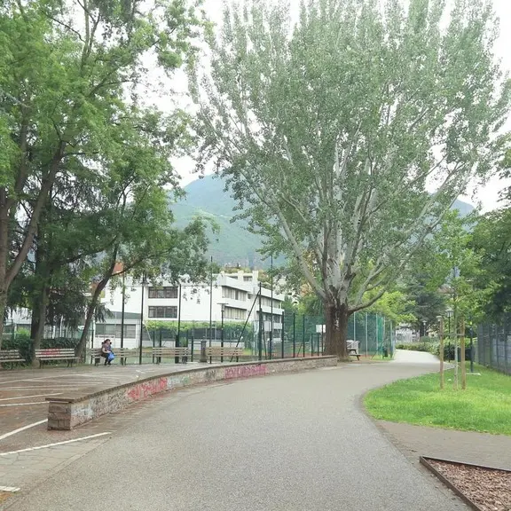 Bolzano, due donne aggredite da una baby-gang