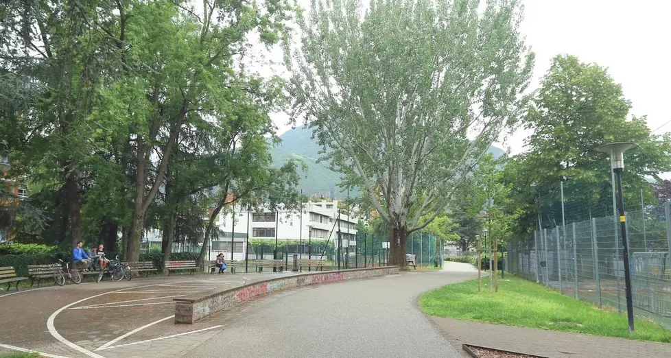 Bolzano, due donne aggredite da una baby-gang