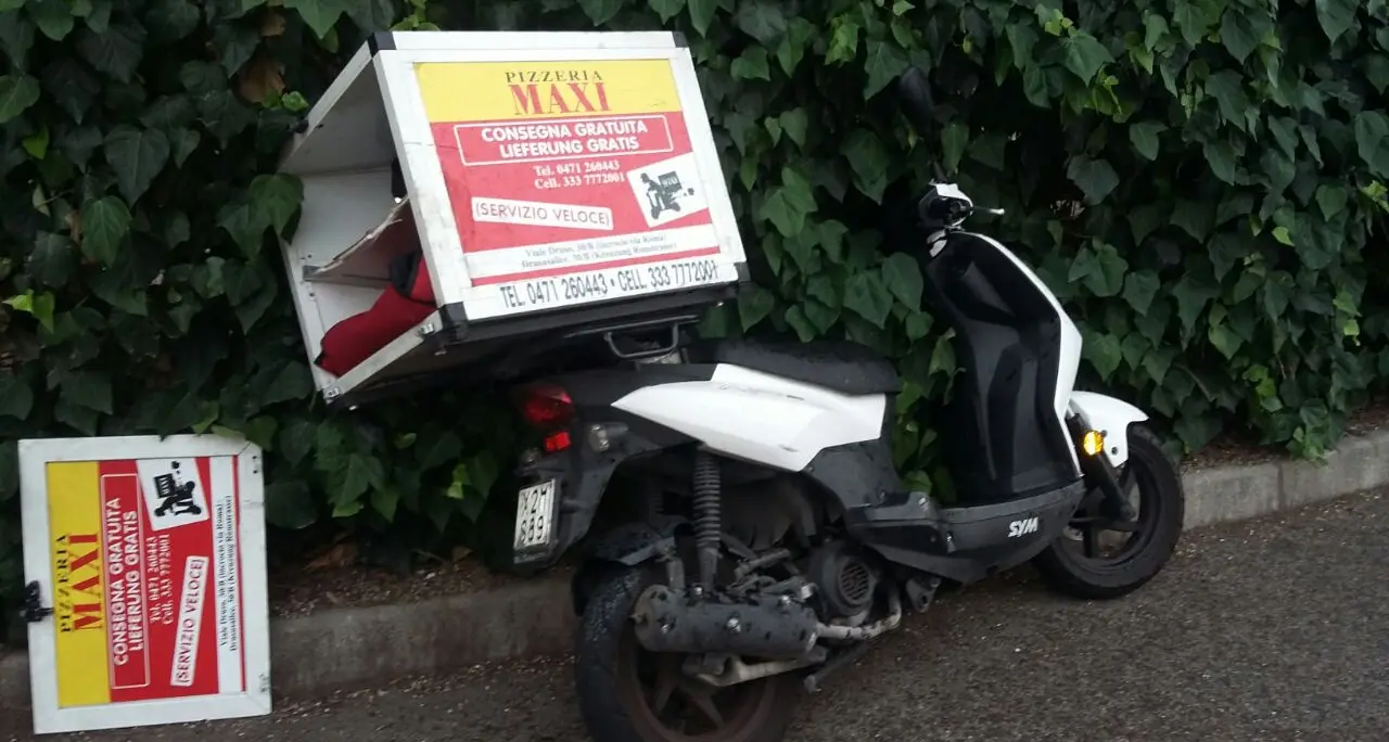 Bolzano, scontro con un furgoncino: ferito un altro pony-pizza