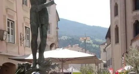 Assalto a fontane, piscine e Lido in fuga dal gran caldo