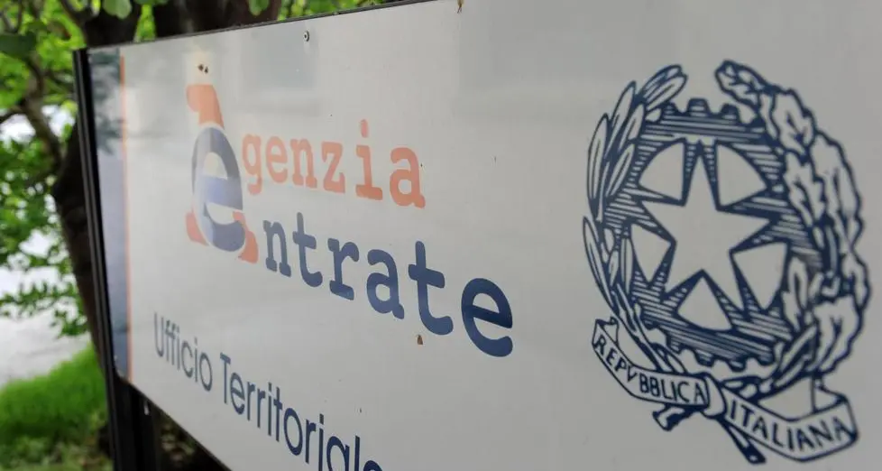Dati sensibili: sei indagati all’Agenzia delle Entrate