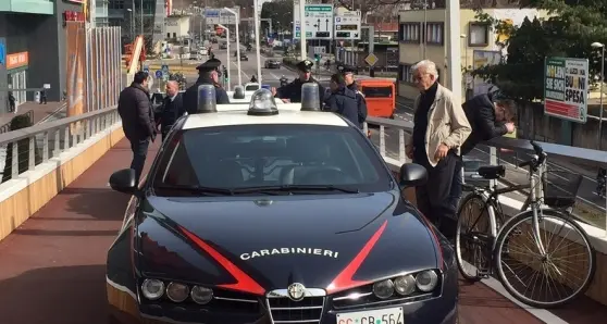 Bolzano, cerca di rubare uno smartphone da Mediaworld: arrestato
