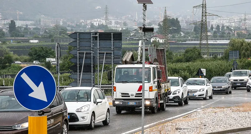 Lavori al Pillhof, traffico in tilt