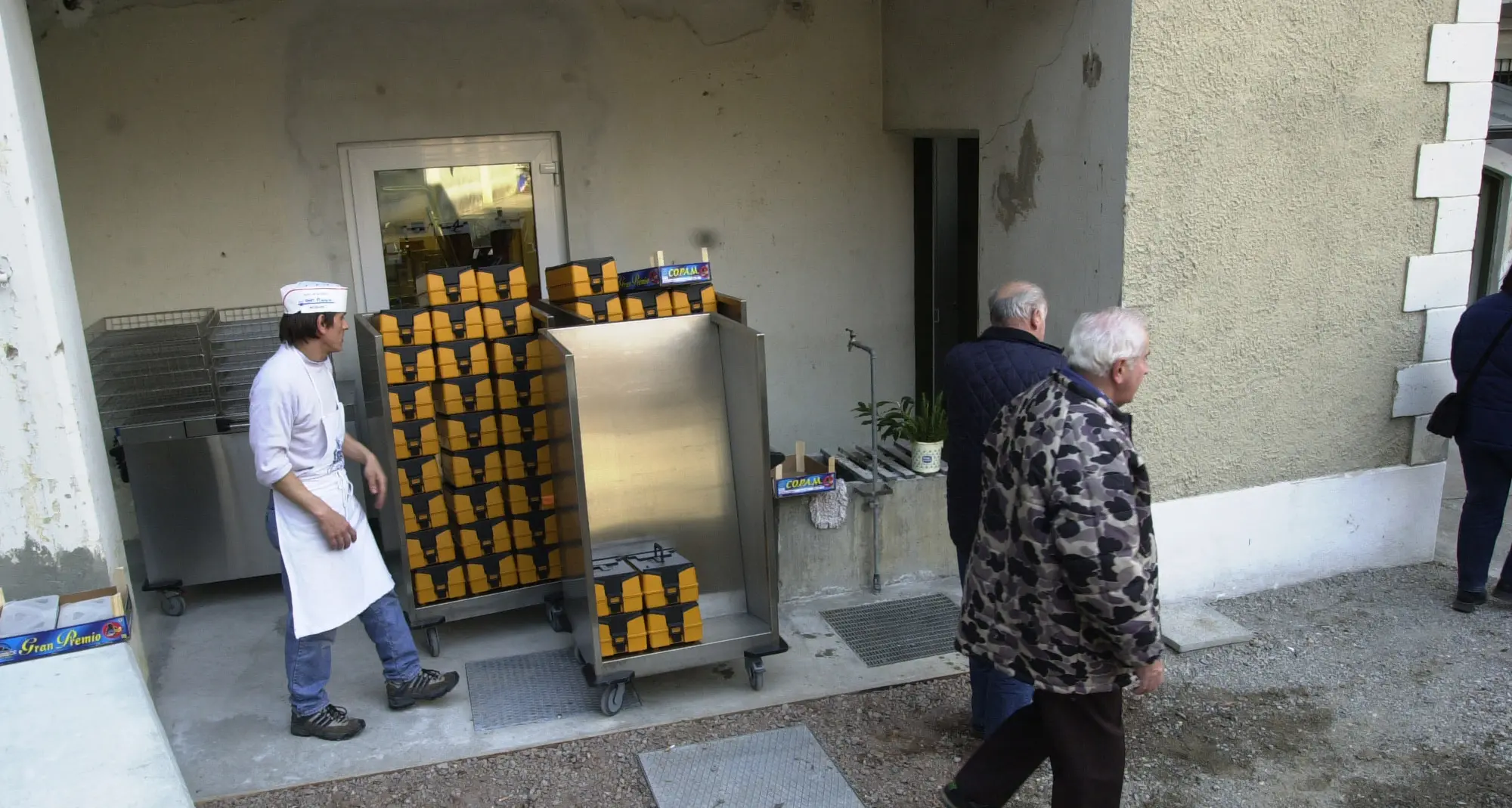 Merano, Caritas licenzia 14 dipendenti