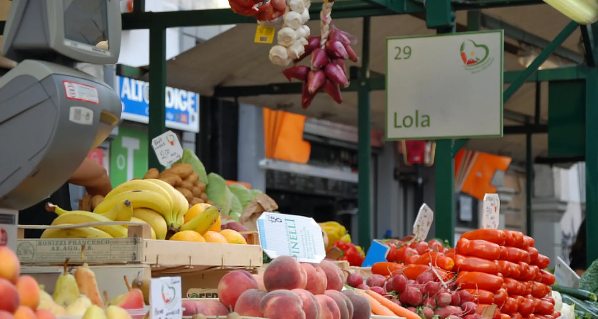 Bolzano, un nuovo logo per rilanciare piazza Erbe