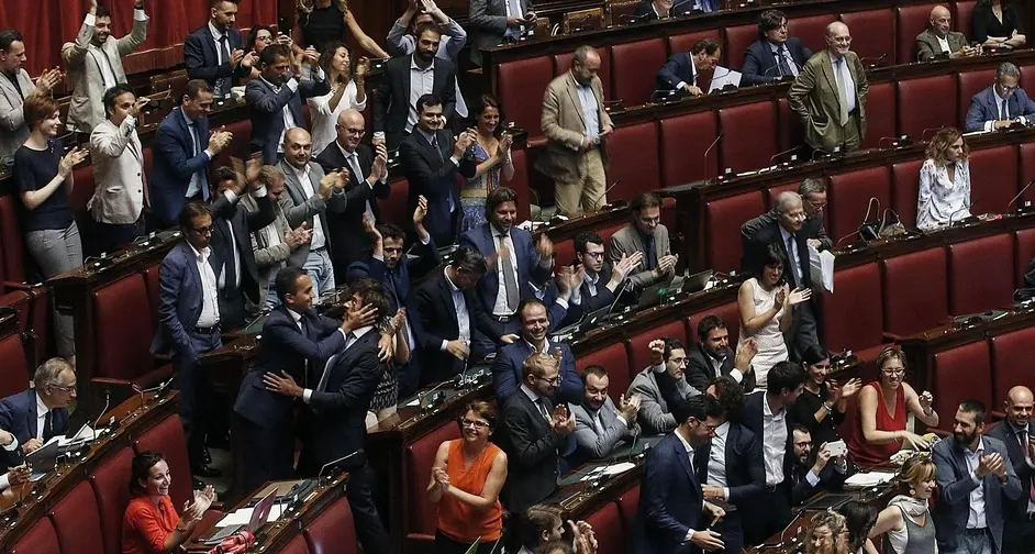 Taglio vitalizi, l’Svp non partecipa al voto