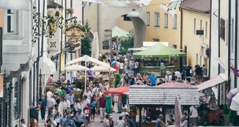 Consulta per i migranti, stand alla festa della città