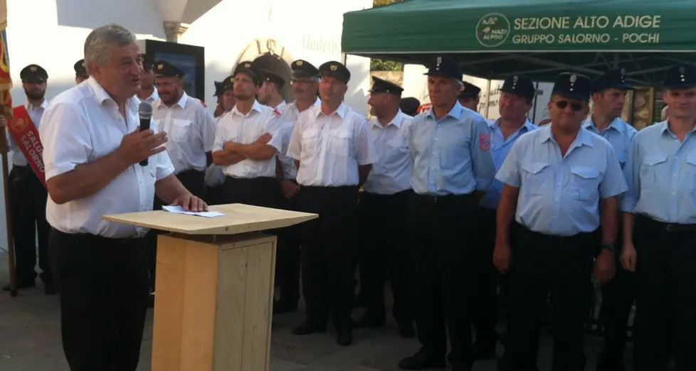 Restaurato il campanile, rintocchi e festa in paese