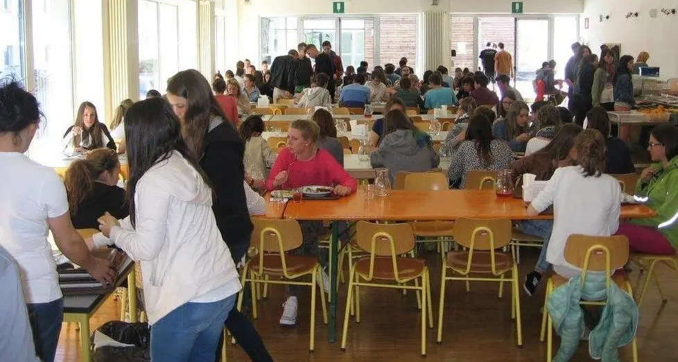 Mense scolastiche, in un anno sfornati oltre 221 mila pasti
