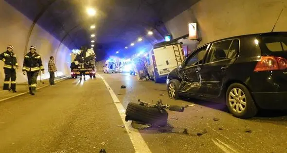 Monguelfo, scontro tra veicoli, cinque i feriti
