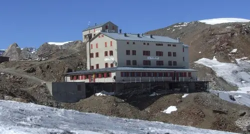 «Fare pipì a 3.000 metri? Costa 1 euro, giusto così»