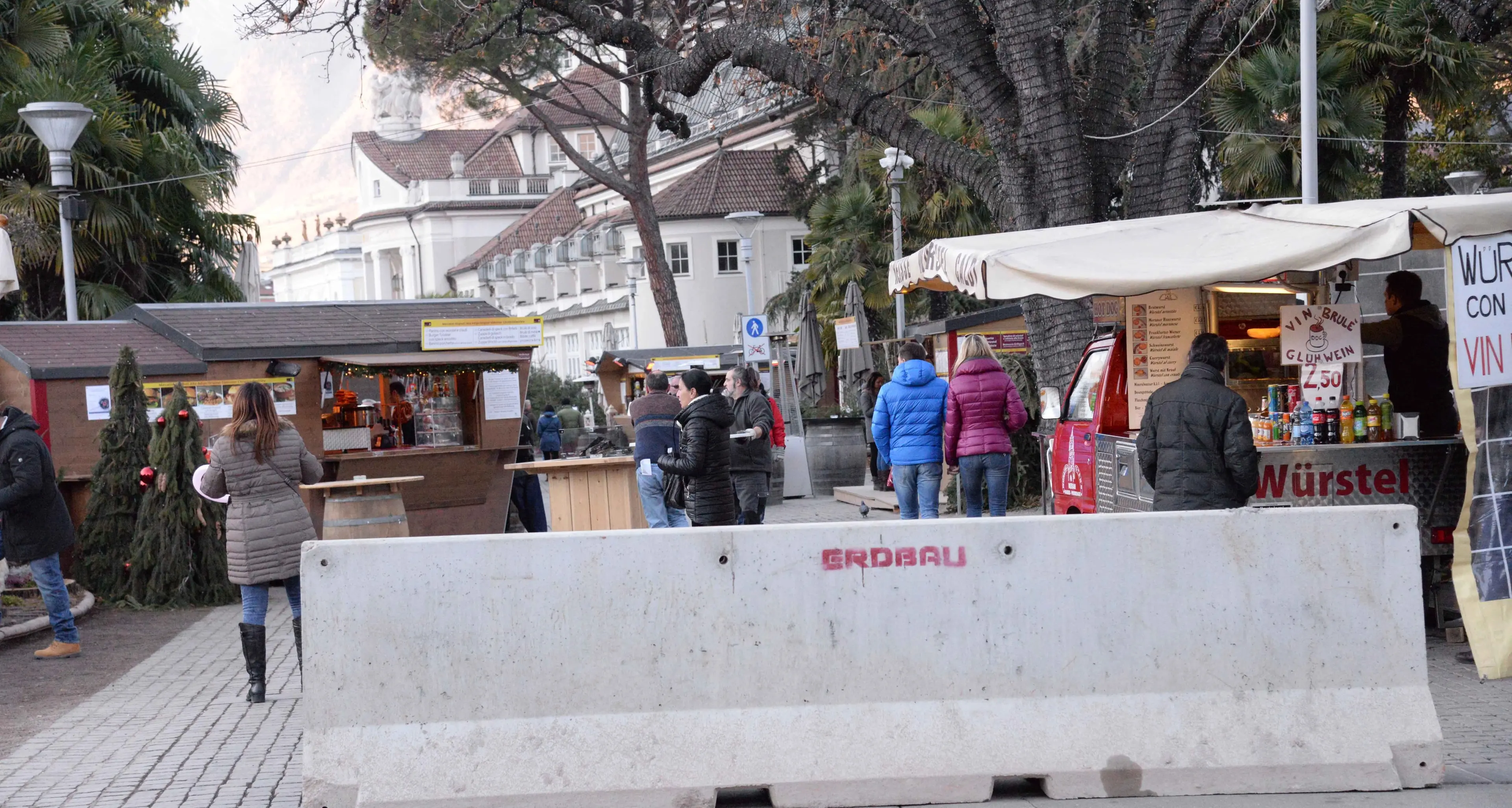 Sicurezza, blocchi di cemento in centro a Bolzano