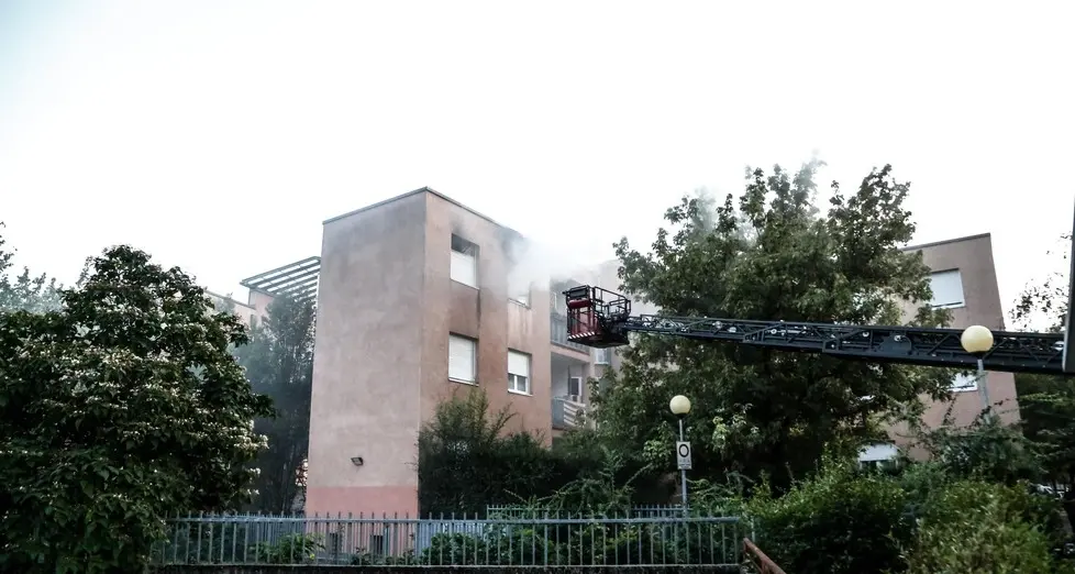 Bolzano, alloggio temporaneo per la famiglia che ieri ha perso la casa tra le fiamme