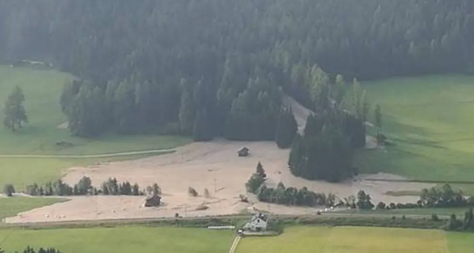 Frana sulla linea Fs Evacuate 80 persone dal treno bloccato