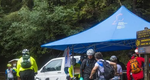 Nel mito e sotto la pioggia Mille in bici sullo Stelvio
