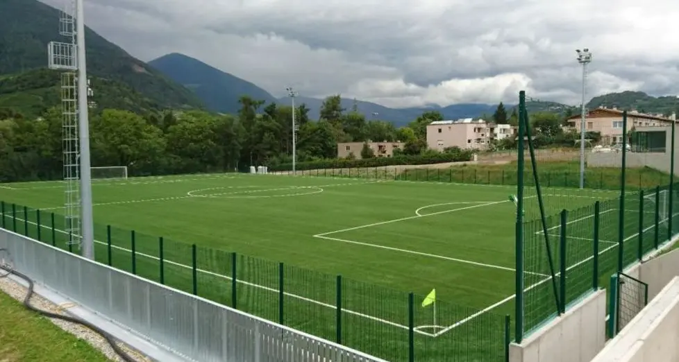 Millan, per l’esordio del campo di calcio restano solo i dettagli