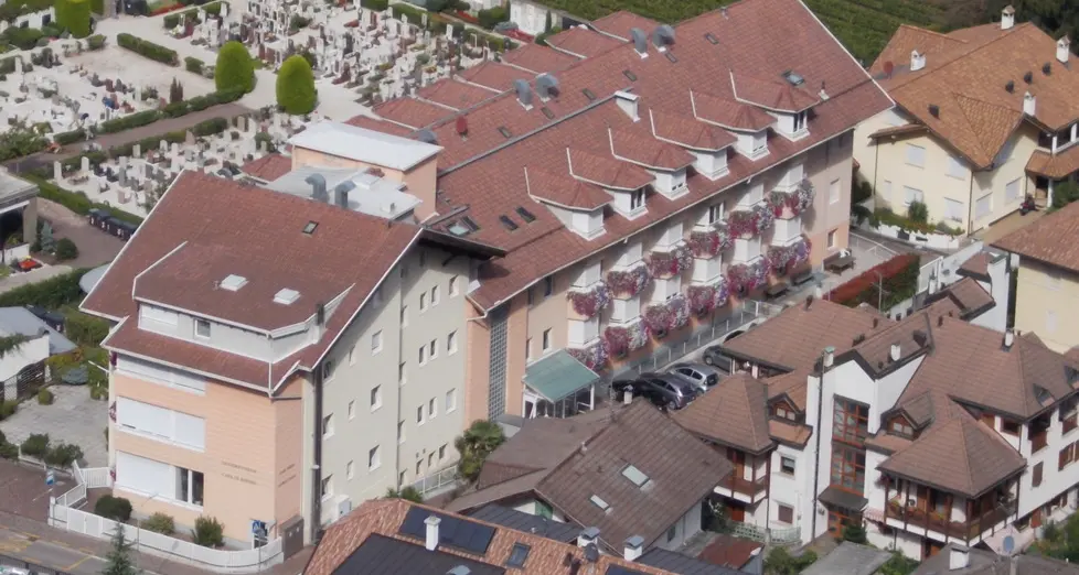 Lavori alla casa di riposo, l’opposizione insorge