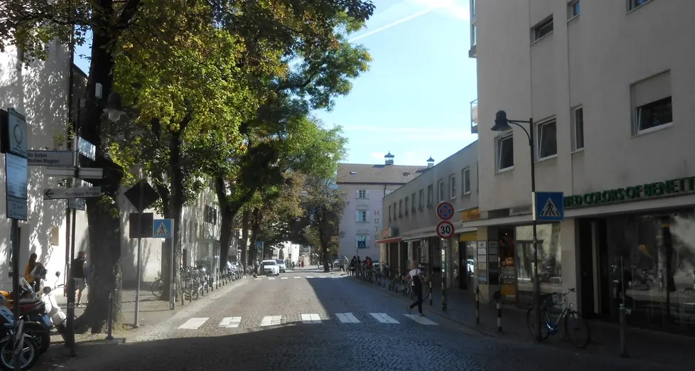 Via Bastioni Minori non verrà chiusa al traffico veicolare