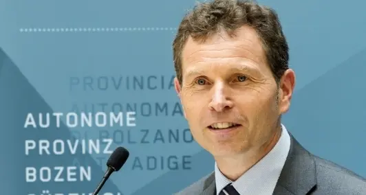 In Provincia sparisce il titolo di dottore
