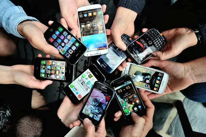 Caro giovanotto, ecco perché andrai alle medie senza telefonino