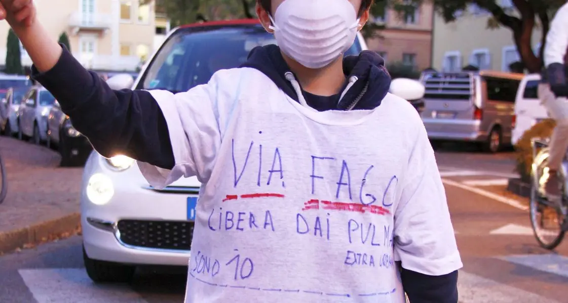 La protesta di Gries: «Stop ai pendolari»