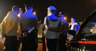 Ragazza aggredita, salvata dai passanti