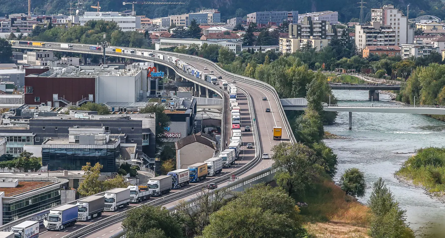A22, mezzi in transito cresciuti del 4%