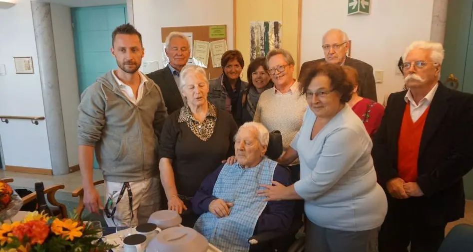 Un brindisi ai 101 anni compiuti da Mario Riolfatti
