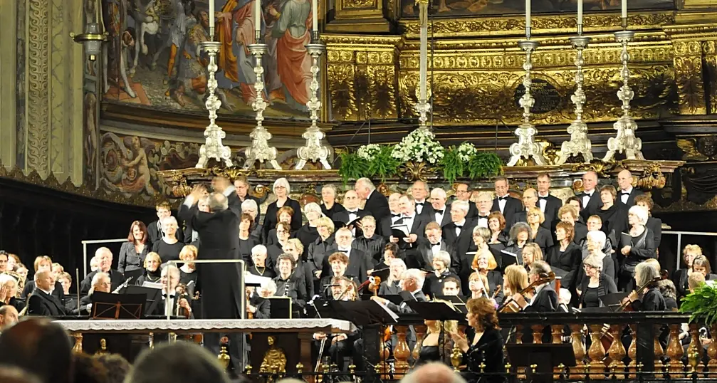 Musica che fa bene: i medici suonano per i malati di tumore