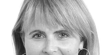 Una donna cade nel torrente e muore
