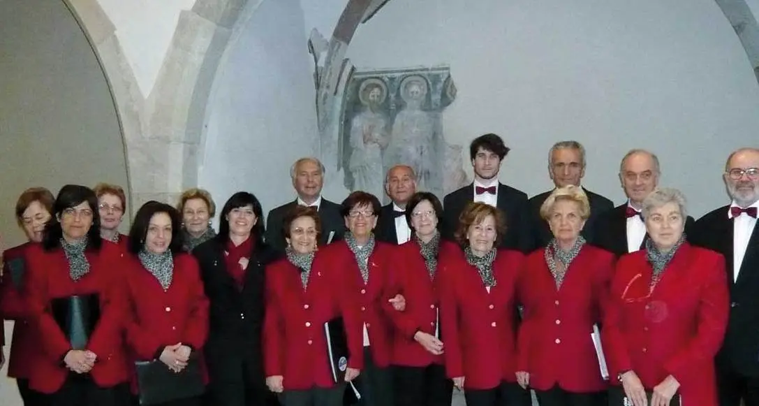 Messa cantata domenica il Coro di Gries