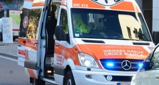 Termeno: cade da una scala grave un operaio