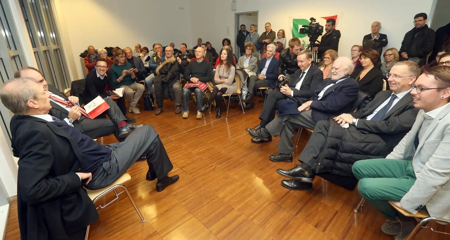 Per Fassino tanti dem, la sinistra non c’è